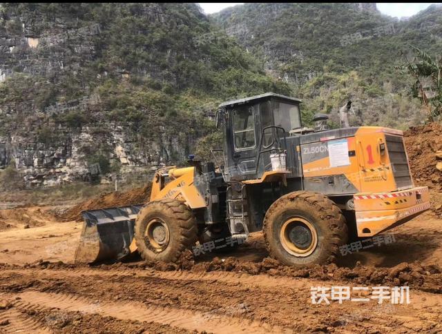 发动机左侧（整机外观及大件）