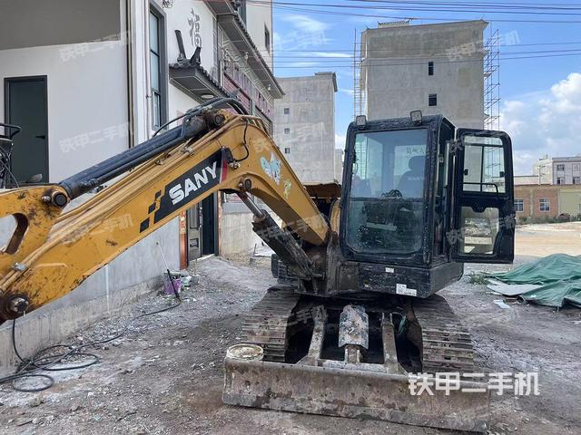 驾驶室整体（整机外观）