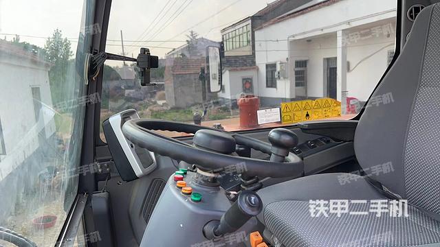 驾驶室整体（整机外观）