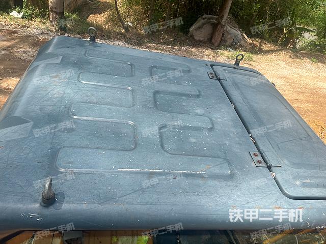 驾驶室顶部（整机外观）