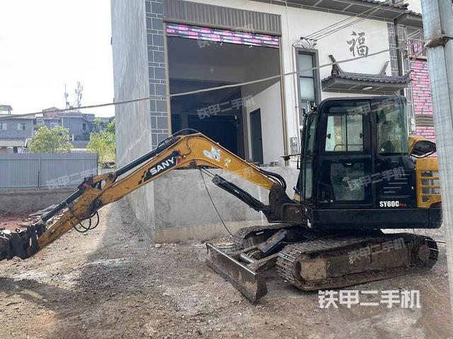 三一重工SY55C挖掘机