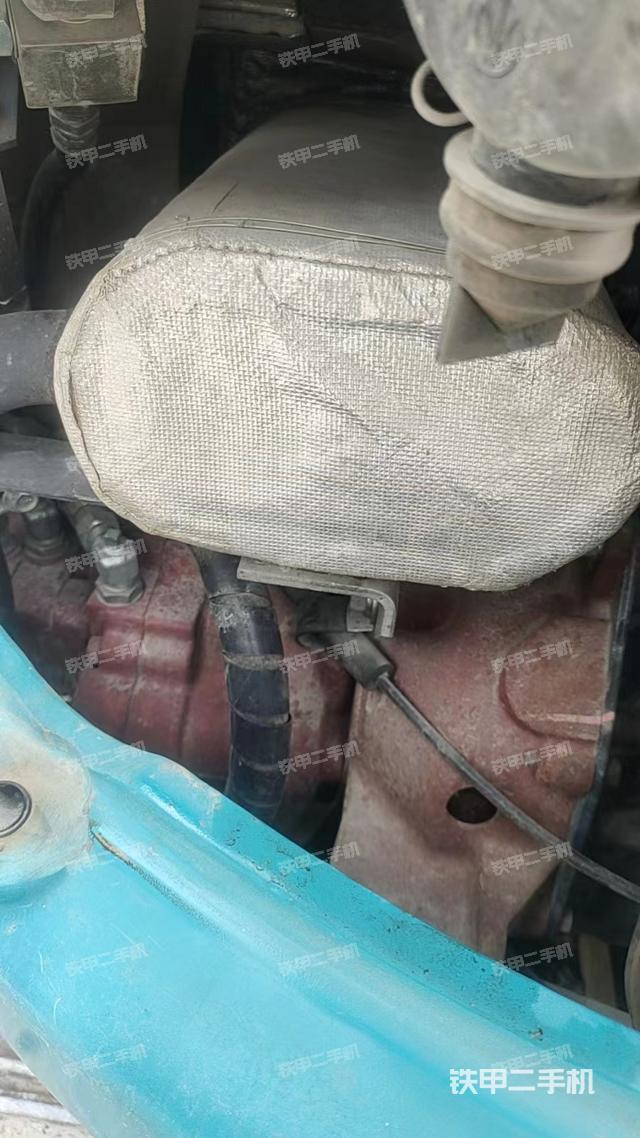 回转马达和主控阀（整机外观）