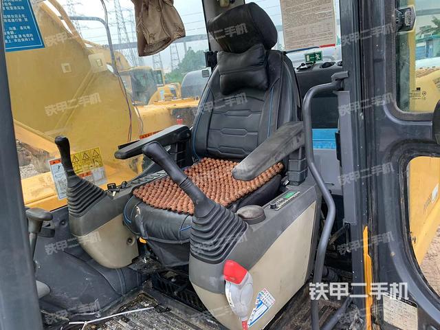 驾驶室整体（整机外观）