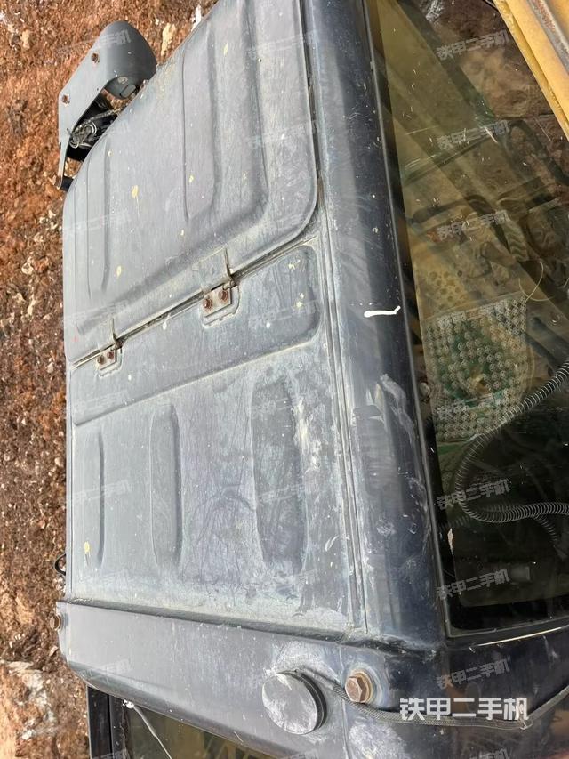 驾驶室顶部（整机外观）