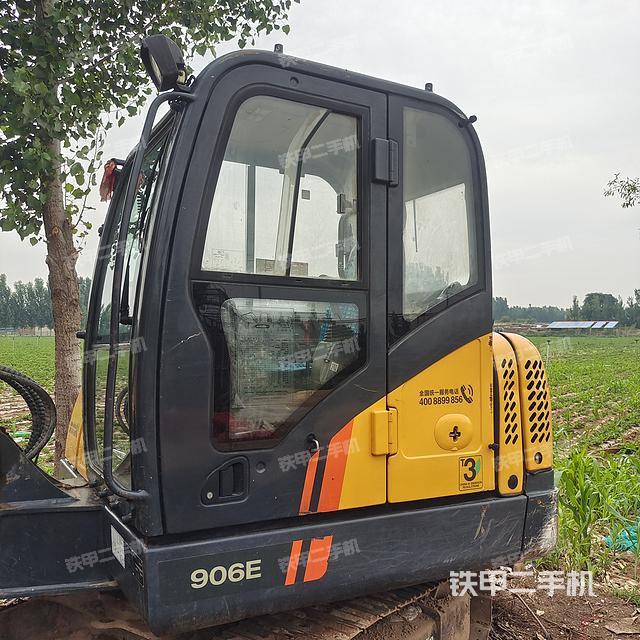 驾驶室整体（整机外观）