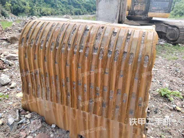 铲斗右后整体（工作和回转装置）