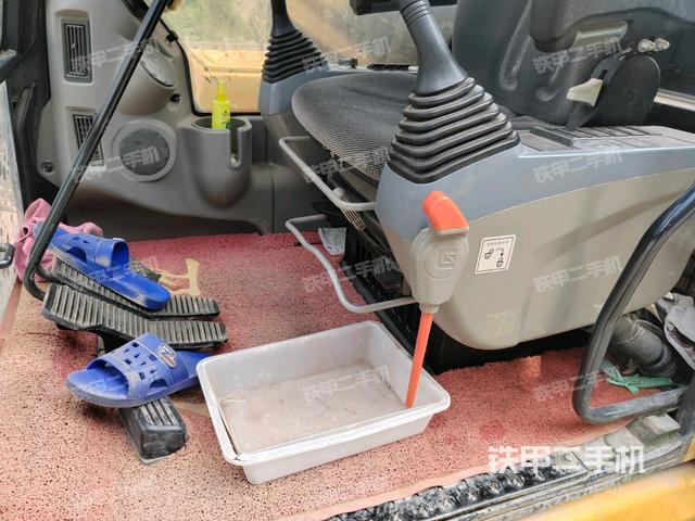 驾驶室左前45度（驾驶室部分）