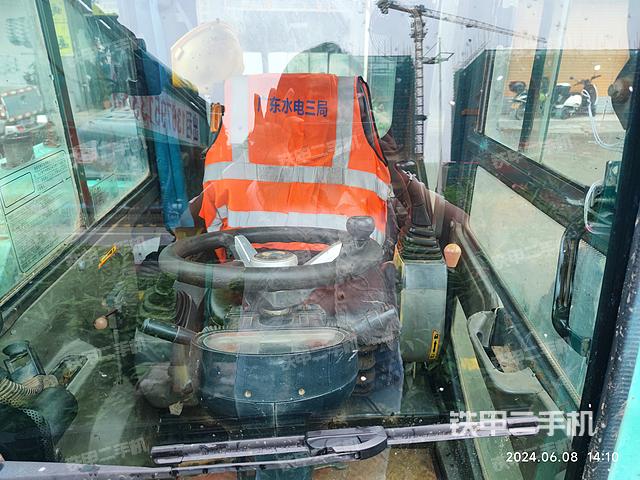 驾驶室整体（整机外观）