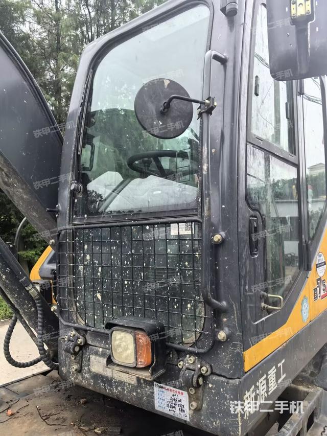 驾驶室整体（整机外观）