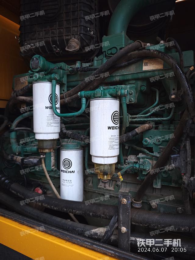 发动机左侧（整机外观及大件）