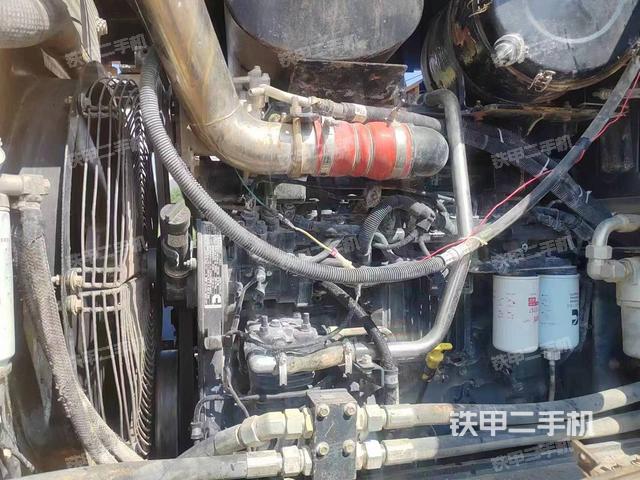 发动机右侧（整机外观及大件）