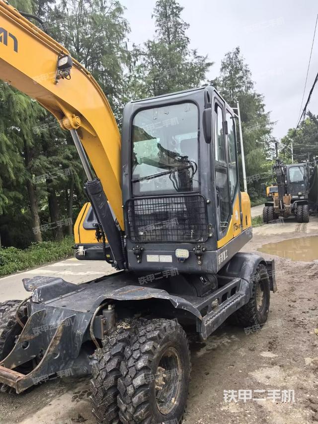 驾驶室整体（整机外观）