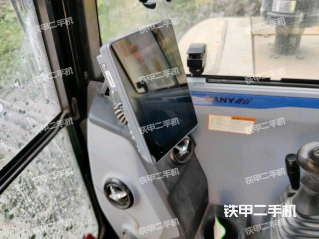 驾驶室整体（整机外观）