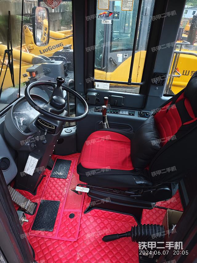 驾驶室工作台（整机外观及大件）