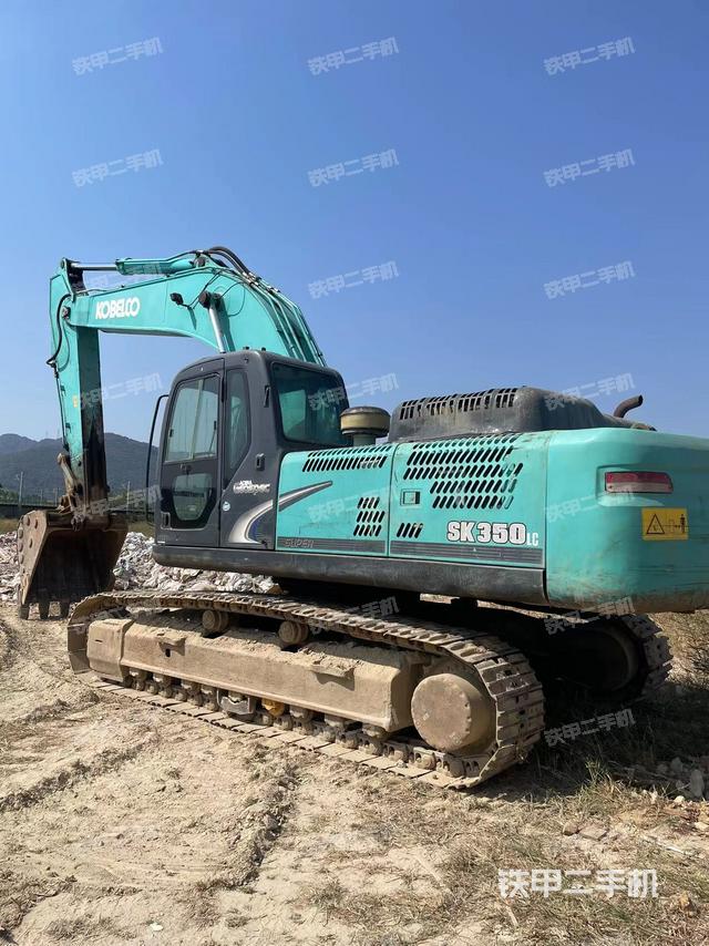 驾驶室顶部（整机外观）