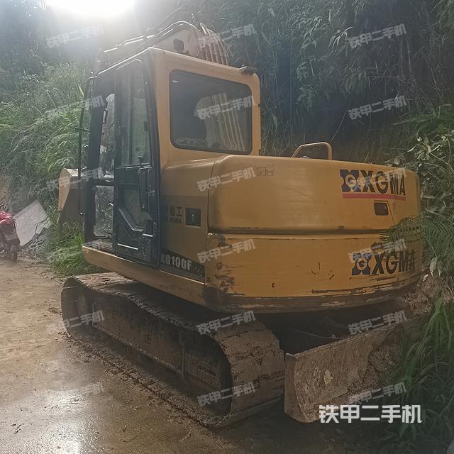 驾驶室顶部（整机外观）