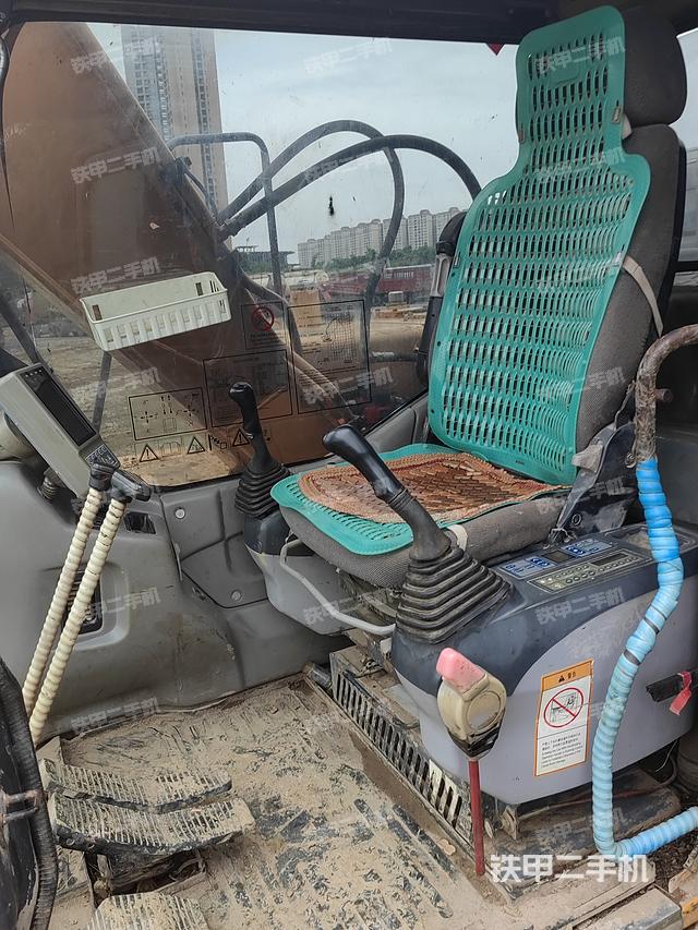 驾驶室整体（整机外观）