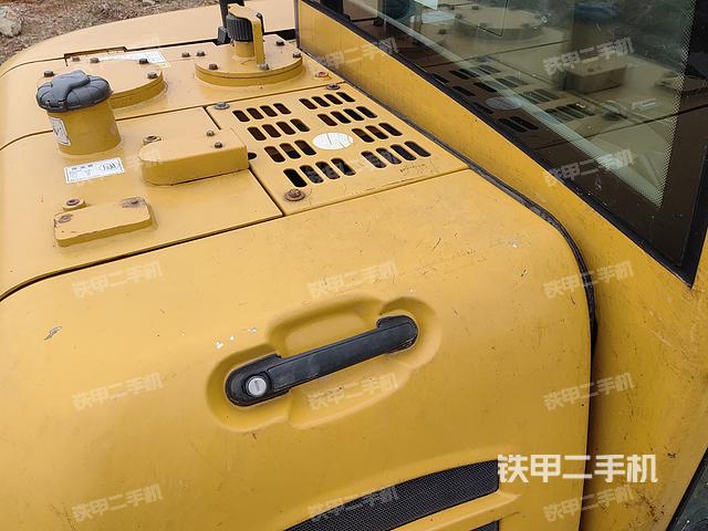 驾驶室顶部（整机外观）