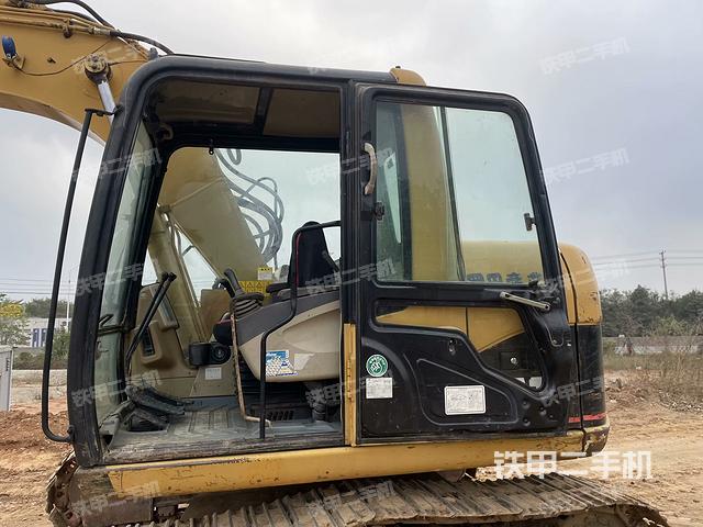 驾驶室整体（整机外观）