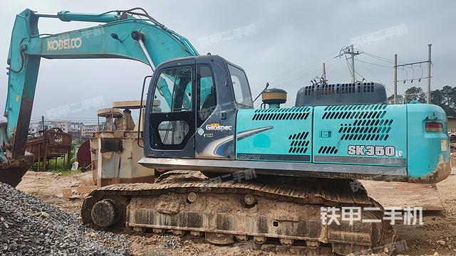 驾驶室整体（整机外观）