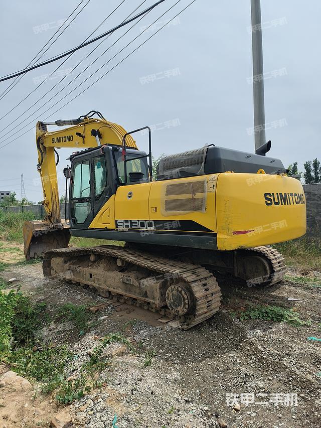 驾驶室顶部（整机外观）