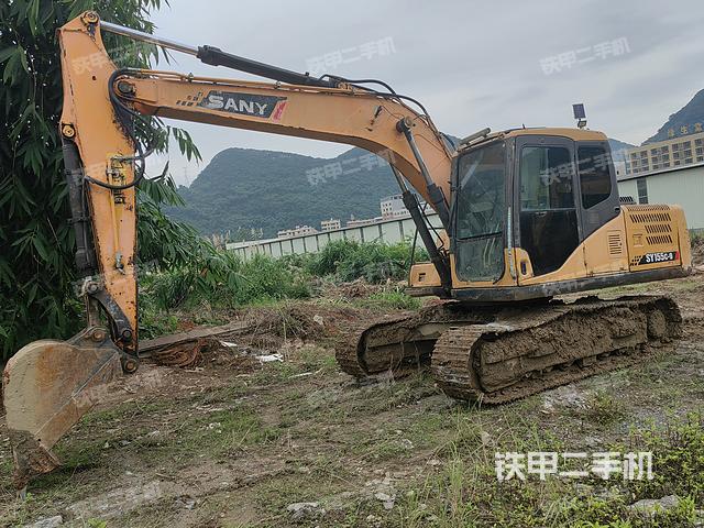 三一重工SY135C挖掘机