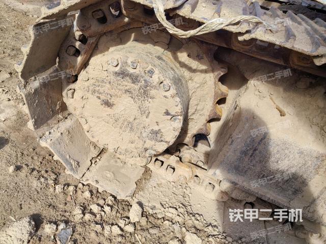 右驱动轮（行走机构）