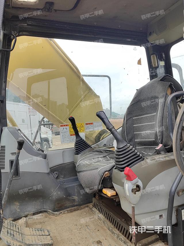 驾驶室整体（整机外观）