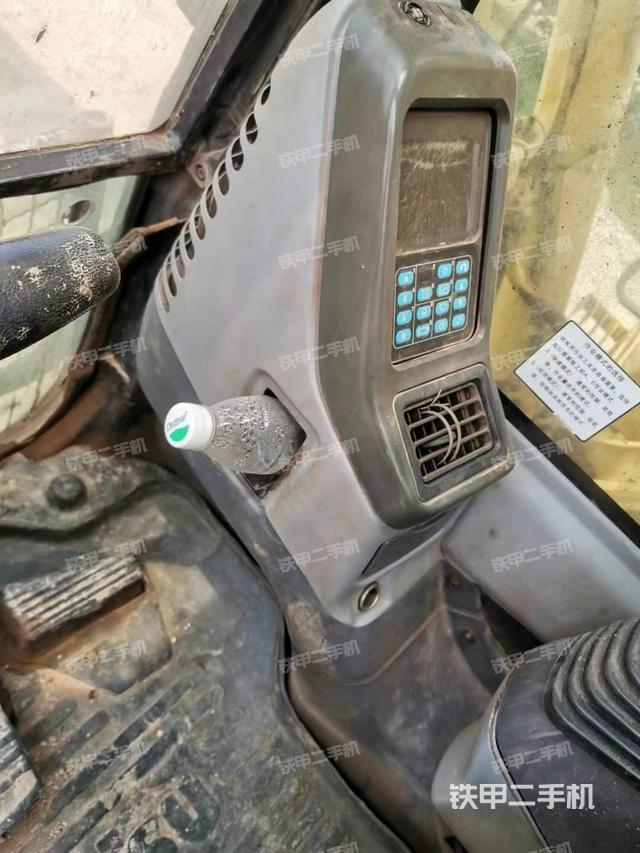 驾驶室整体（整机外观）