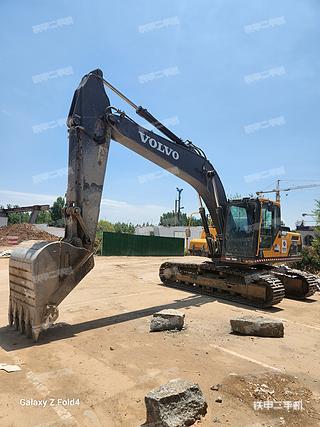 济南沃尔沃EC210D挖掘机实拍图片