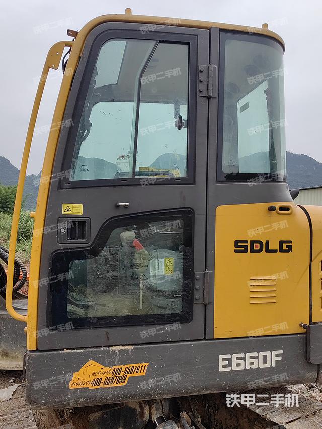 驾驶室整体（整机外观）