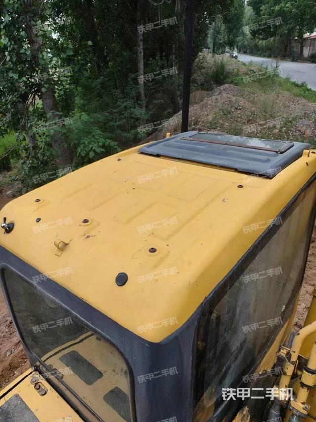 驾驶室顶部（整机外观）