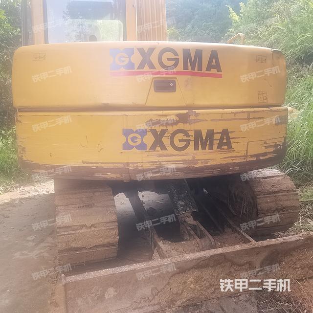 驾驶室整体（整机外观）