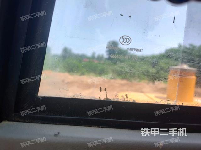 后窗玻璃角標（駕駛室部分）