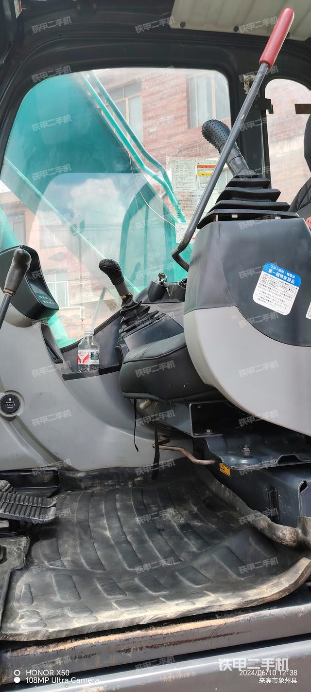 驾驶室整体（整机外观）