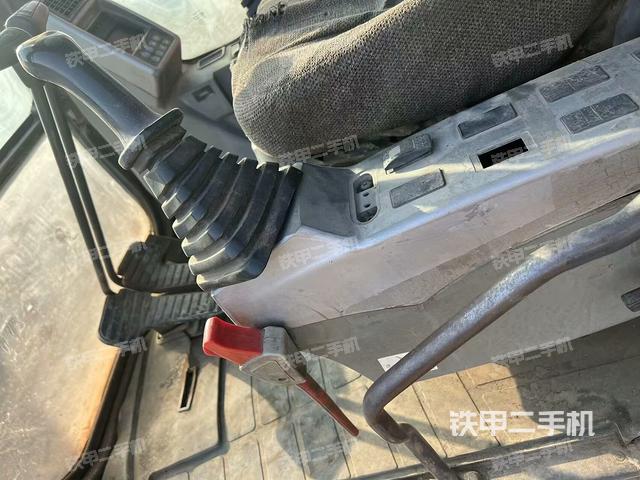 驾驶室整体（整机外观）