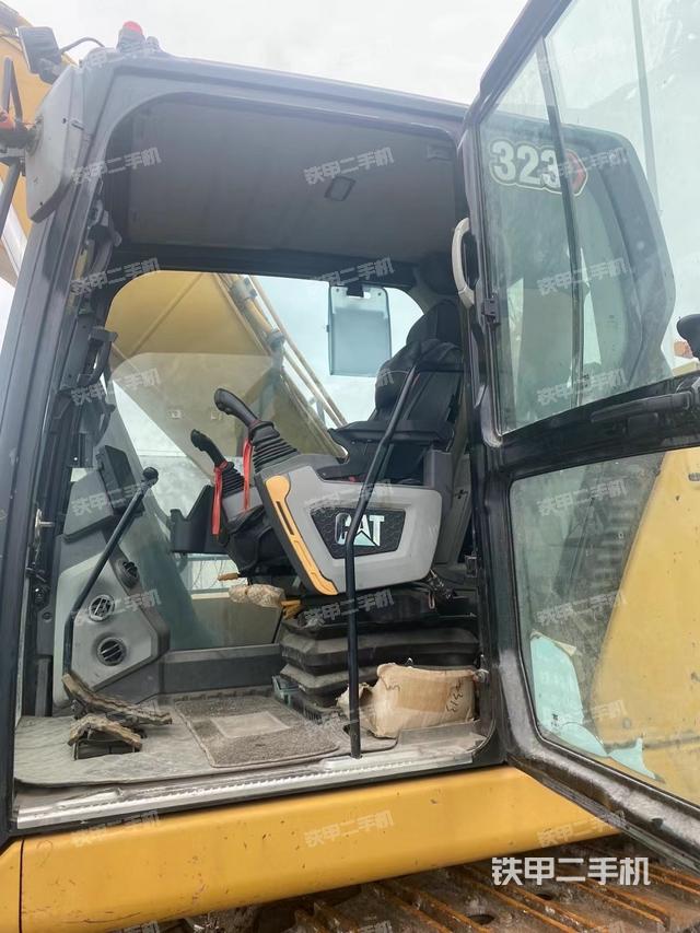 驾驶室整体（整机外观）