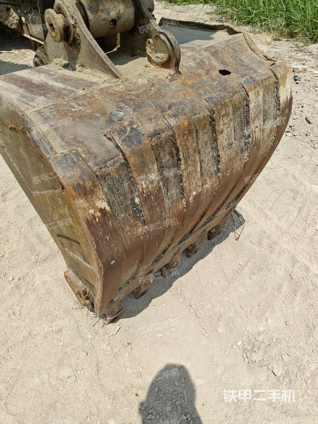 鏟斗右后整體（工作和回轉(zhuǎn)裝置）