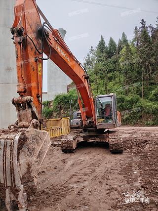 四川-达州市二手日立ZX240-3挖掘机实拍照片