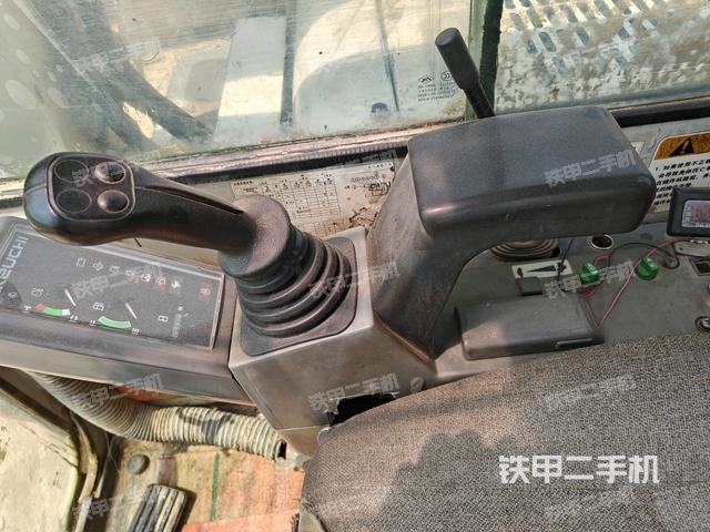 座椅左側(cè)控制臺(tái)/音響/含左手柄（駕駛室部分）