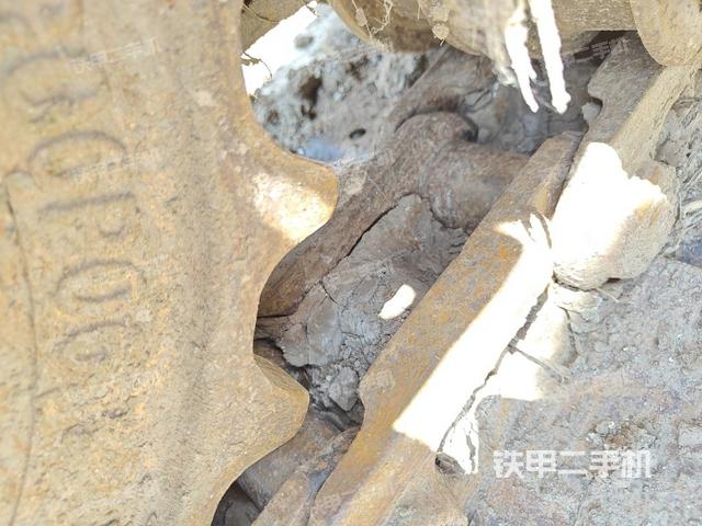 右驅(qū)動(dòng)輪（行走機(jī)構(gòu)）