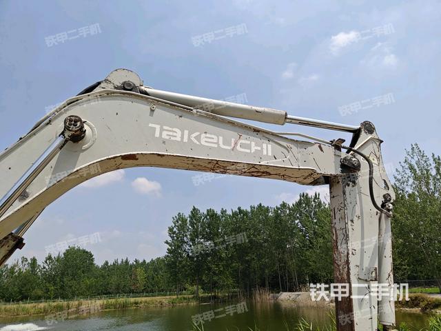 轉(zhuǎn)盤和下車架正前（工作和回轉(zhuǎn)裝置）