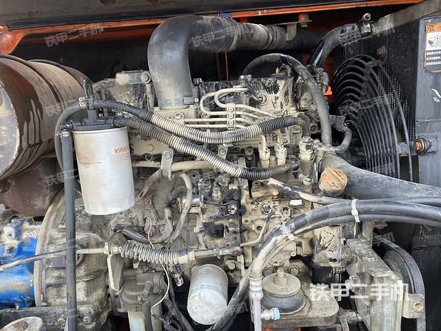 發(fā)動(dòng)機(jī)室（上車部件）