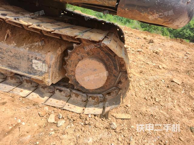 右驅動輪（行走機構）