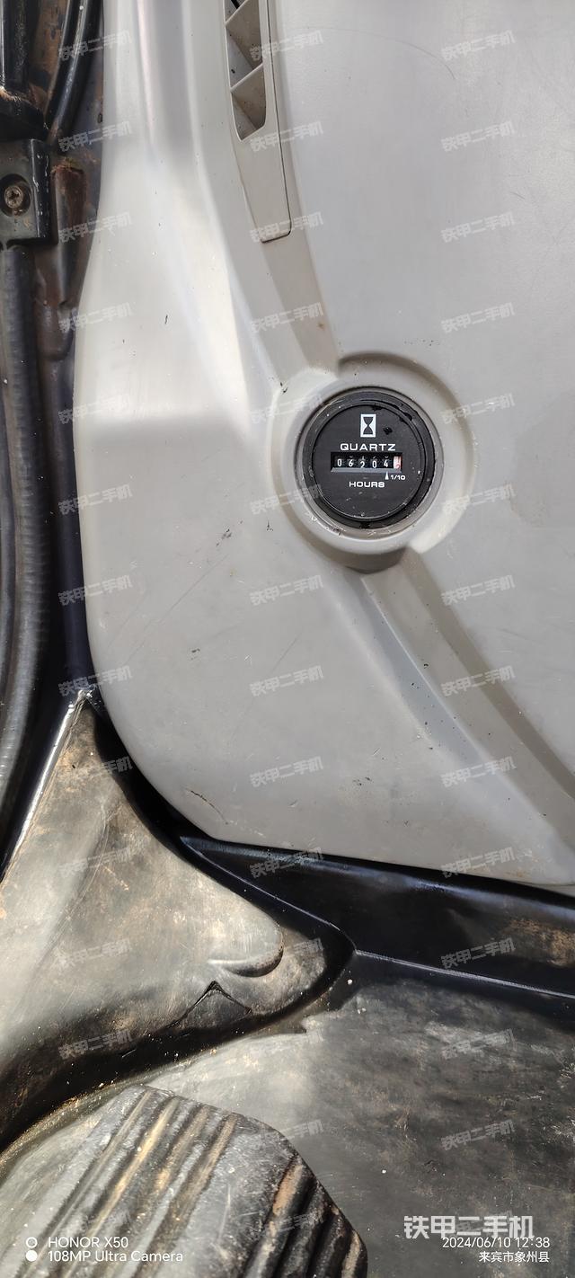 驾驶室顶部（整机外观）