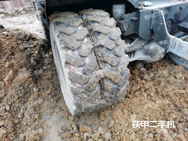 单侧履带整体（整机外观）