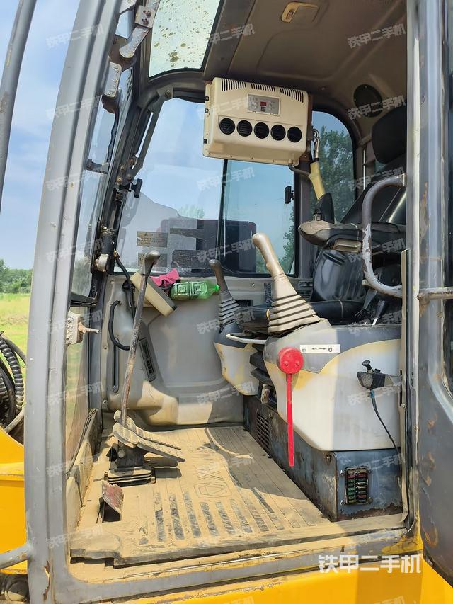 驾驶室整体（整机外观）