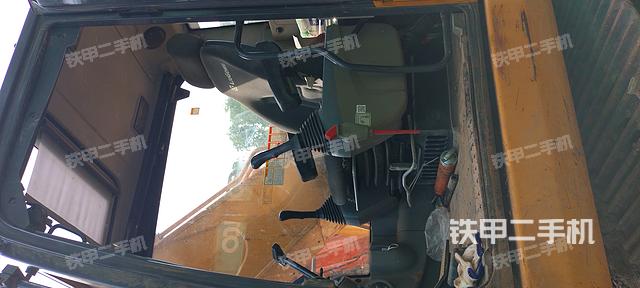 驾驶室整体（整机外观）