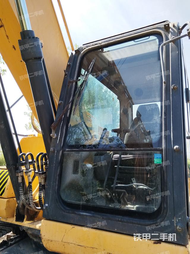 驾驶室整体（整机外观）