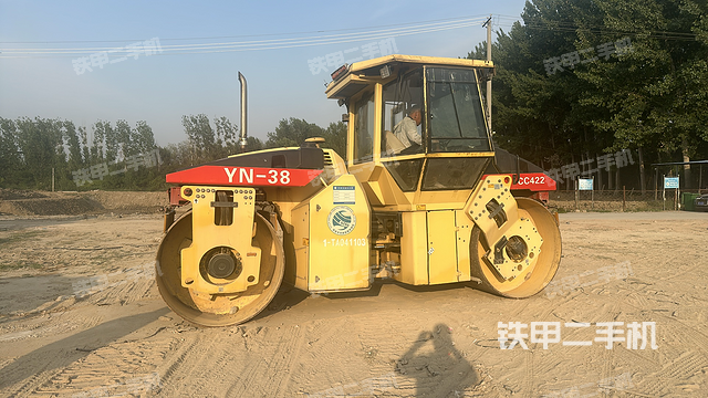 整机右后45°（设备外观及核心部件）